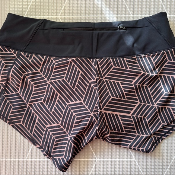 Oiselle Roga Running Shorts Size 6 - Picture 2 of 2
